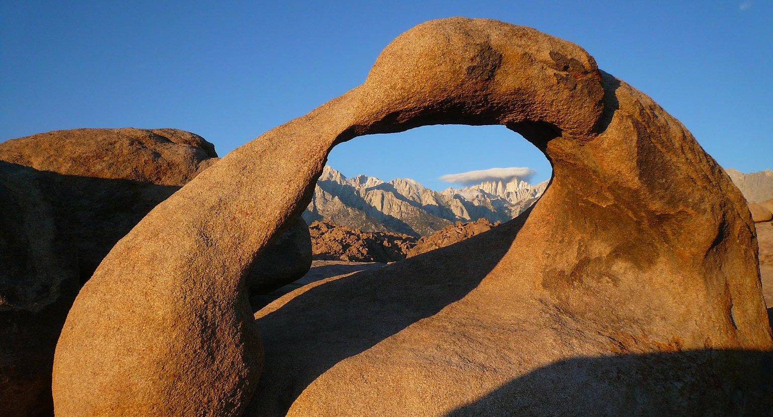 Hiking the Mobius Arch