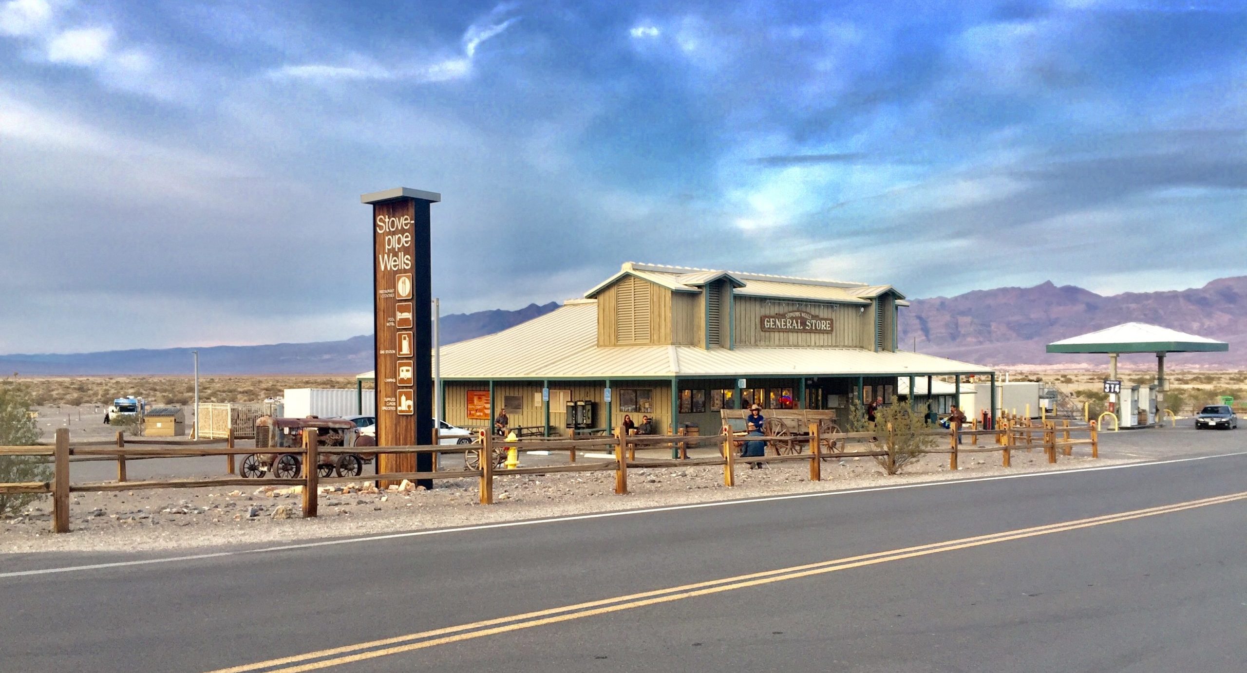 Stovepipe Wells Death Valley